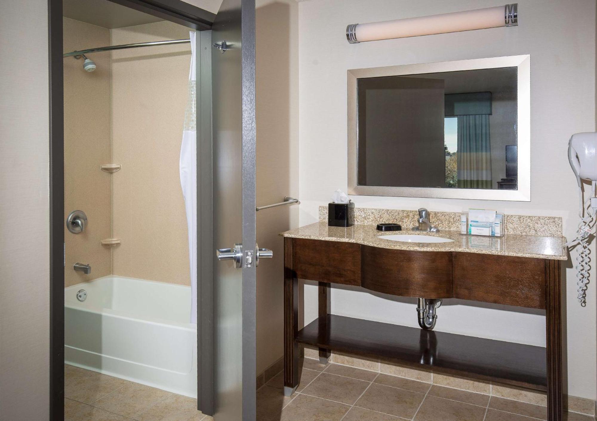 Hampton Inn & Suites Suisun City Waterfront Экстерьер фото