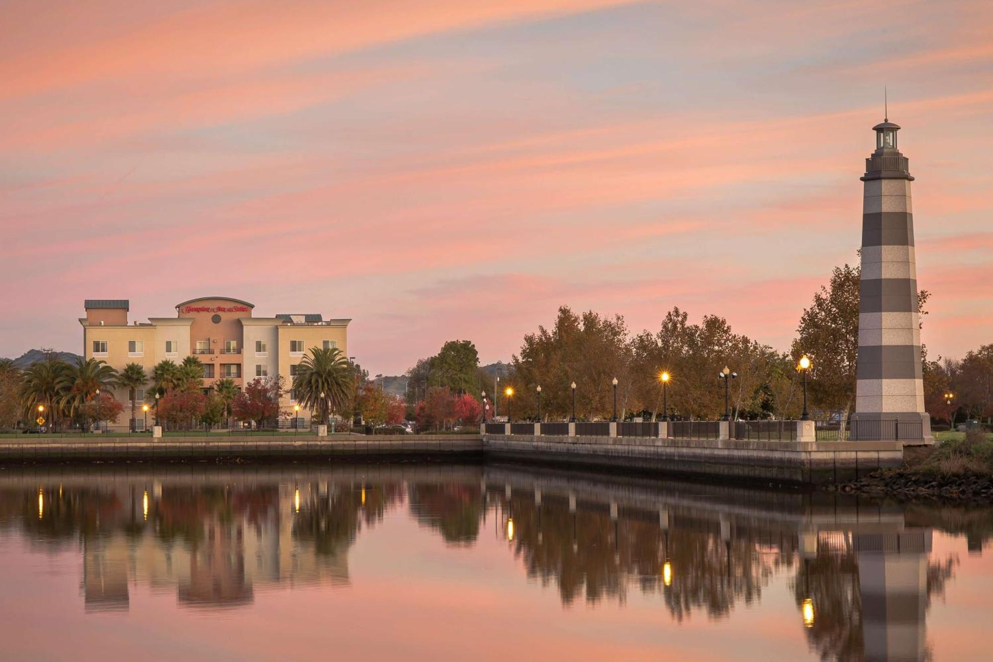 Hampton Inn & Suites Suisun City Waterfront Экстерьер фото